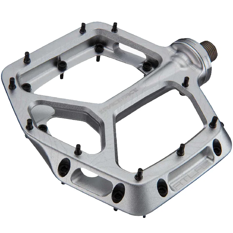 bicycle handlebar robustness-RaceFace Atlas Pedals - Platform Aluminum 9/16" Silver